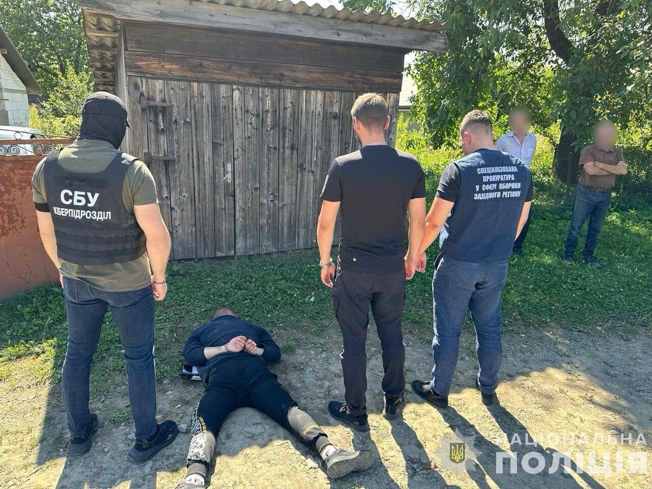 Злоумышленника задержали с поличным во время получения денег