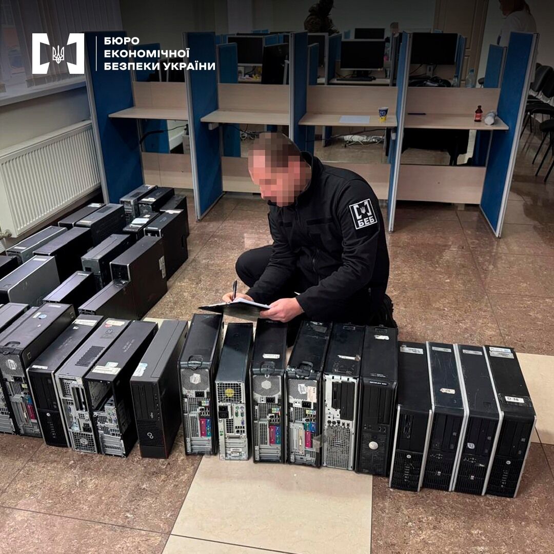 Викрито злочинну мережу кол-центрів, які ошукали понад 500 українців