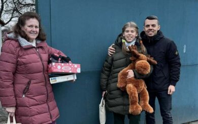 Дочери старейшей роженицы Украины сделали операцию на глазах