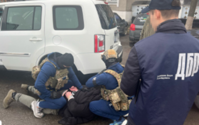 Очільник Вінницької прокуратури та заступник голови РДА вимагали хабар від керівника держпдприємства