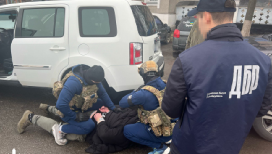 Очільник Вінницької прокуратури та заступник голови РДА вимагали хабар від керівника держпдприємства