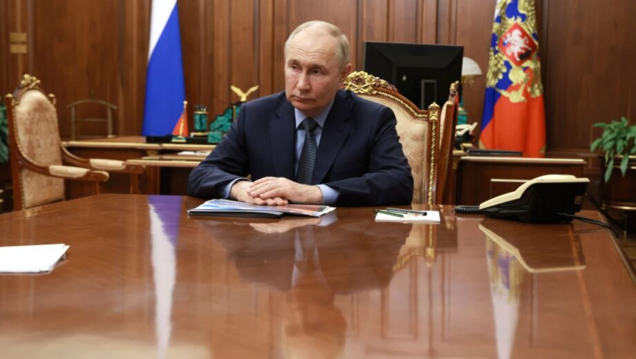 Рейтинг путіна досяг рекордно низького рівня після наступу українських військ