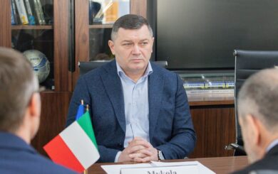 Кличко звернувся до уряду та президента щодо звільнення Поворозника