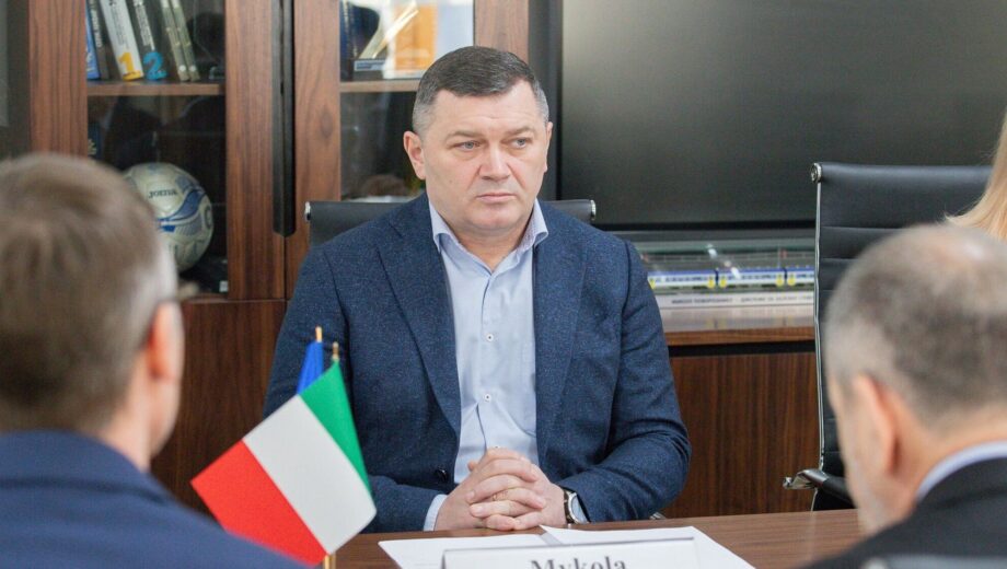 Кличко обратился к правительству и президенту об увольнении Поворозника