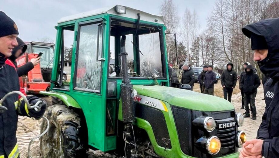 Трактор провалился под лед на Ровенщине: мужчину спасти не удалось