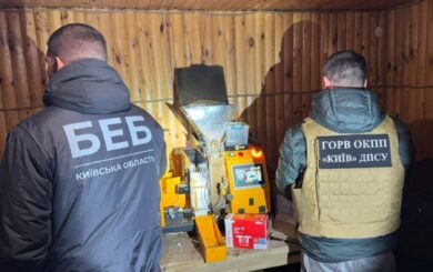 Производили по 4 тысячи пачек ежедневно: в Киевской области разоблачили масштабный подпольный цех по изготовлению сигарет