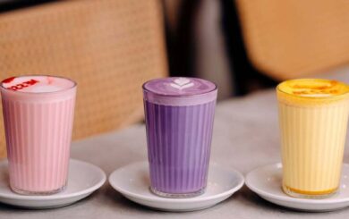 Costa Coffee и Starbucks запустили напитки убе – фиолетовый ямс претендует на место матча