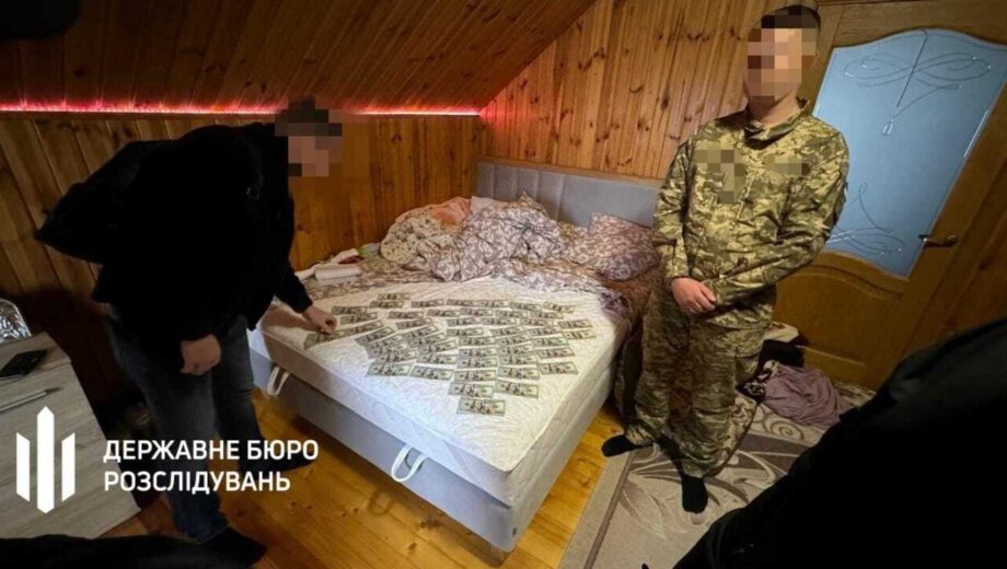 Такси до границы за 10 тысяч долларов: на Закарпатье милиционер занимался перевозкой ухилянцев