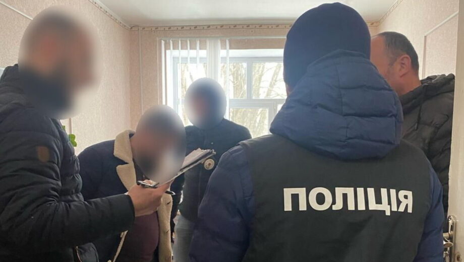 Взятка за »специальный» диагноз: в Сумской области разоблачили врача