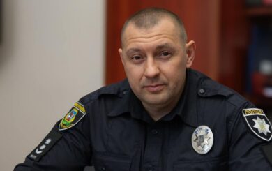 Квартири, гроші та сумнівна ціна авто: декларація полковника поліції викликає питання