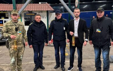 Благодатный огонь прибыл в Украину через пункт пропуска »Устилуг»