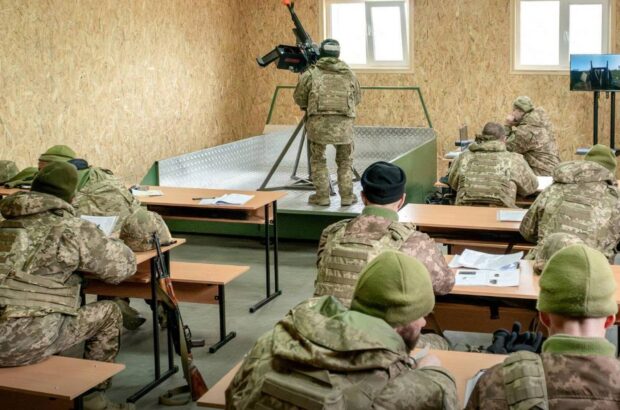 Служба в тилу: ЗСУ скорочує програму підготовки для обмежено придатних військових