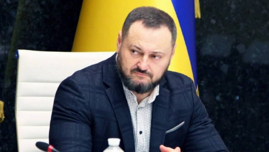 Скандал с пенсиями прокуроров: Сергей Бижко получает огромные выплаты и продолжает работать