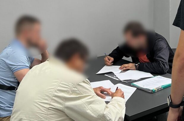 Мистецтво воєнного освоєння: чиновники заробили на школах, укриттях і тендерах понад 6 мільйонів
