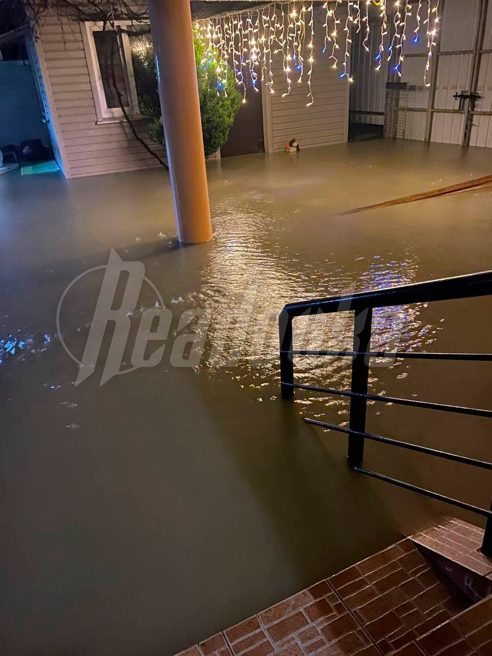 Сочі під водою: підтоплення в Адлері, зруйновані дороги та змиті авто