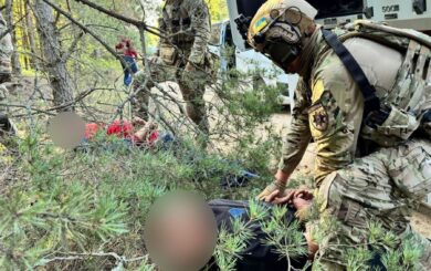 Волынские полицейские ликвидировали наркобизнес: пять задержанных, изъята граната и пистолеты