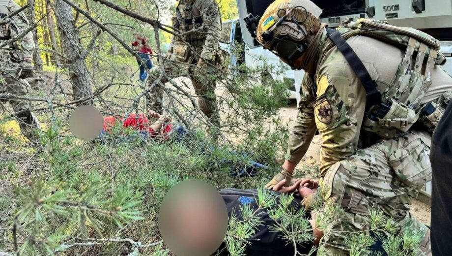 Волынские полицейские ликвидировали наркобизнес: пять задержанных, изъята граната и пистолеты