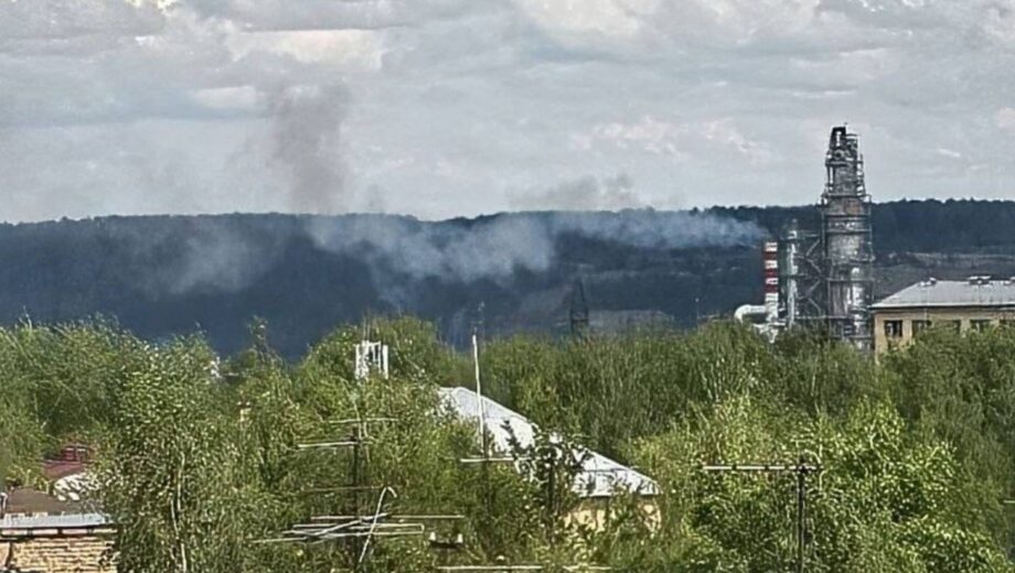 Дрони вдарили по НПЗ в Ухті: вибухи, тривога та обмеження інтернету