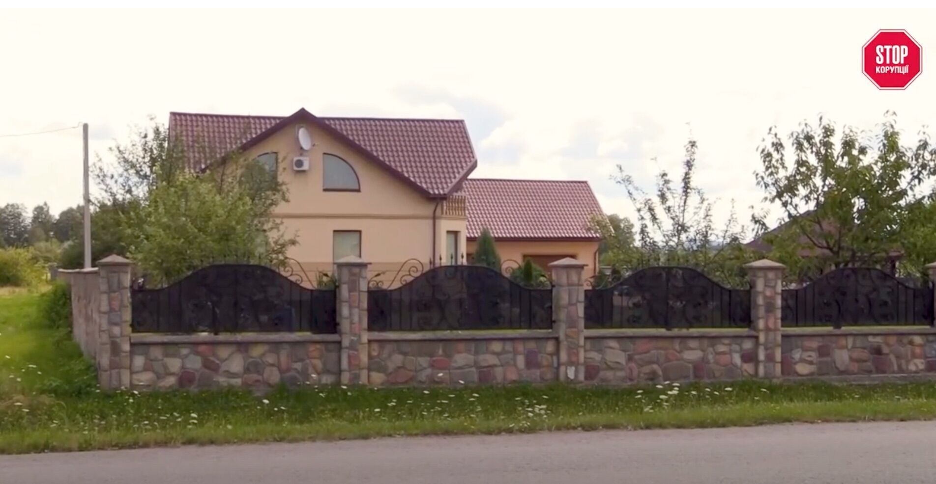 Будинок, що ймовірно належить водієві Саїва