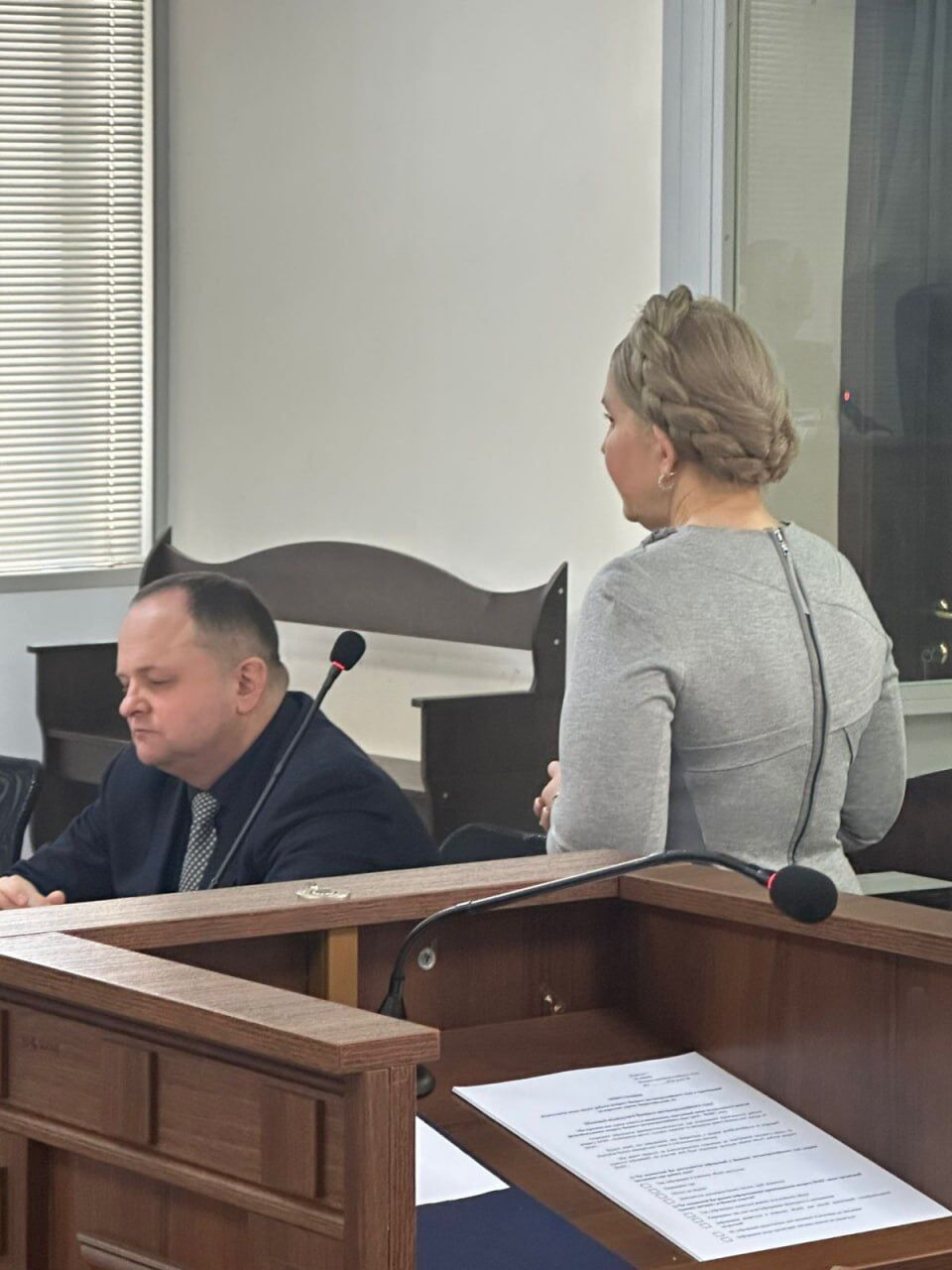 Тимошенко в залі судових засідань