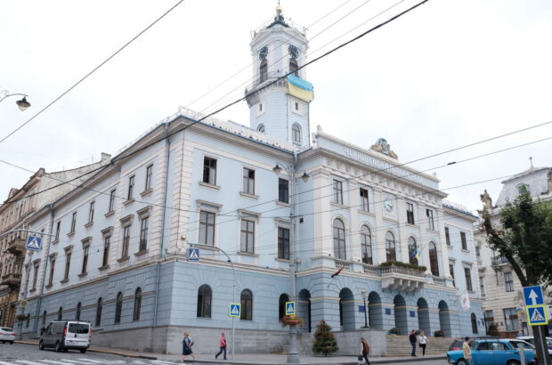 В Черновцах проверяли директора Центра Миколайчука и начальника МКШЭП