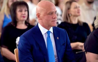 ”Пушкін – не до чого”:  у центрі Одеси стався гострий діалог між військовим і Трухановим