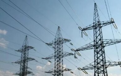 Вимкнення електроенергії у Києві та області 31 грудня: актуальні графіки, можливі зміни та поради для мешканців