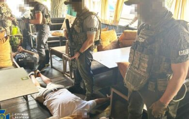 СБУ та поліція затримали ”смотрящого” Оленівської колонії і його банду