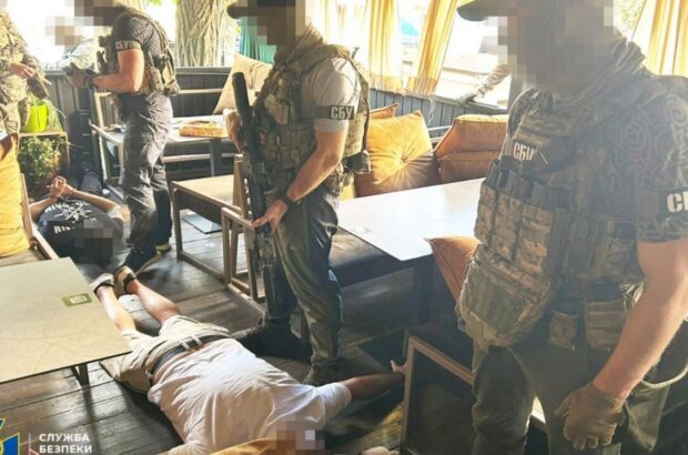 СБУ та поліція затримали ”смотрящого” Оленівської колонії і його банду