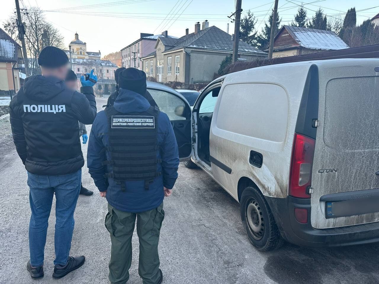 Жителю Кременца объявили подозрение в торговле людьми