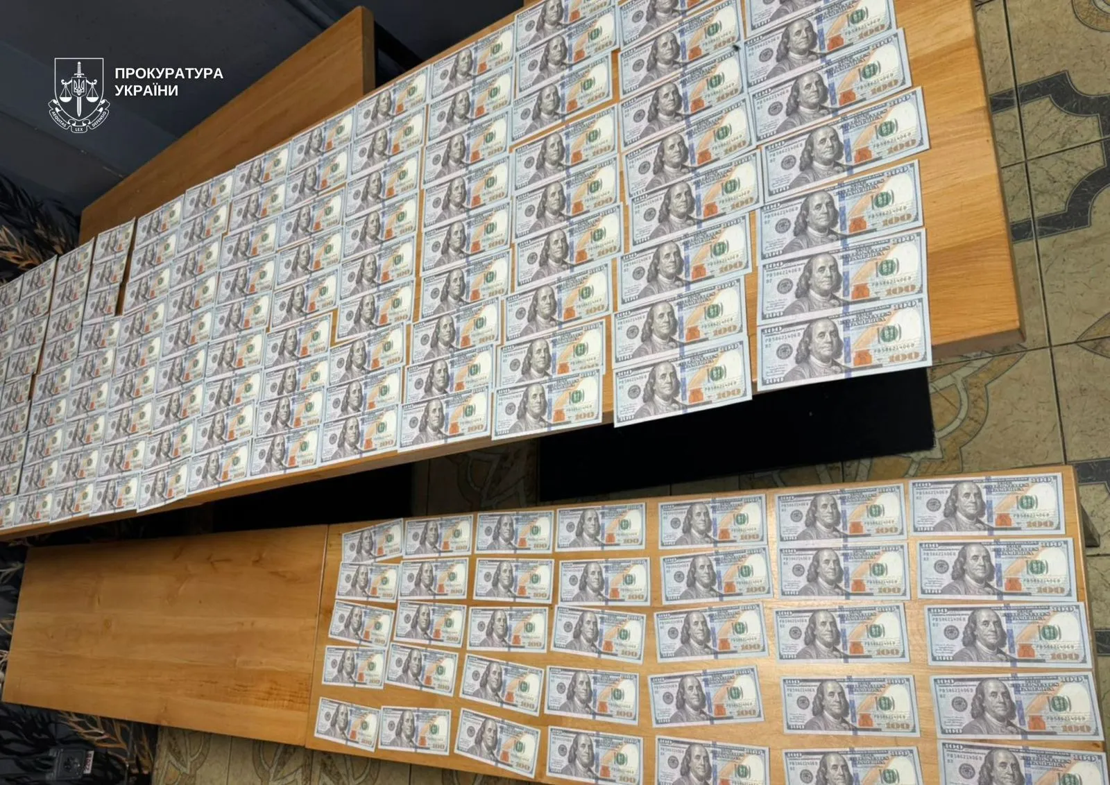 У Києві затримали жінку, яка продавала фіктивне бронювання від мобілізації за 18 тисяч доларів