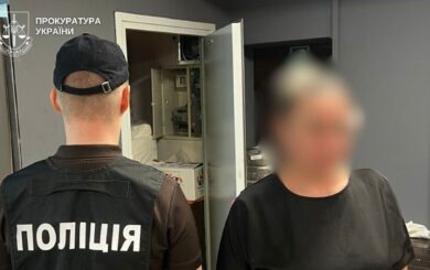 В Киеве задержала женщина, продававшая фиктивное бронирование от мобилизации за 18 тысяч долларов