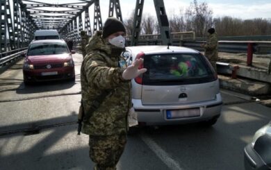 Від системи ”Шлях” відключили понад 200 перевізників через незаконний виїзд українців
