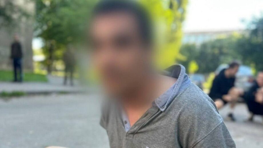 В Киеве задержали мародера, обокравшего офис после российской атаки