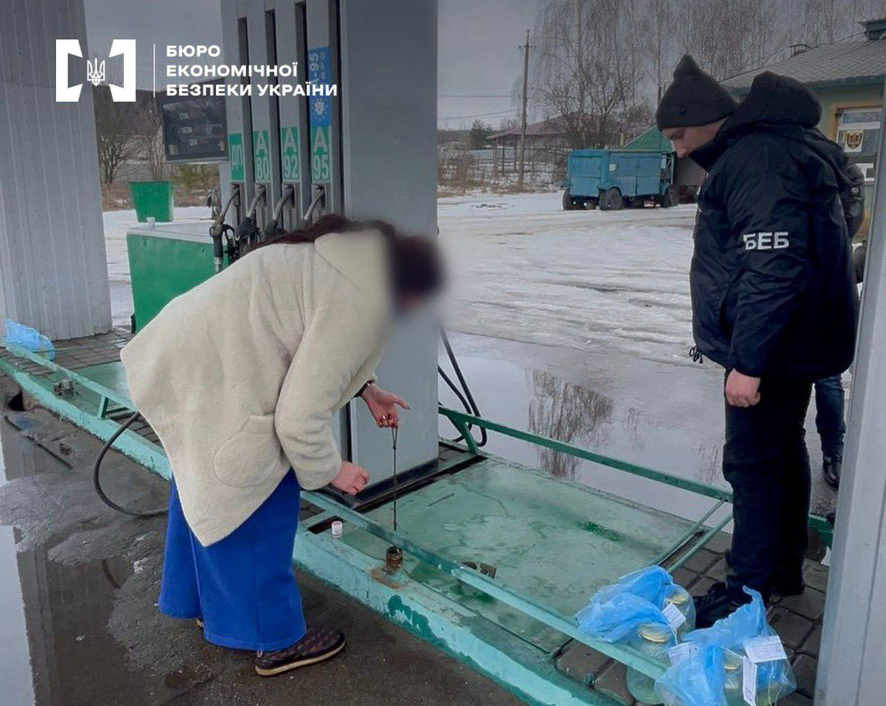 БЭБ на Полтавщине остановило деятельность двух нелегальных АЗС