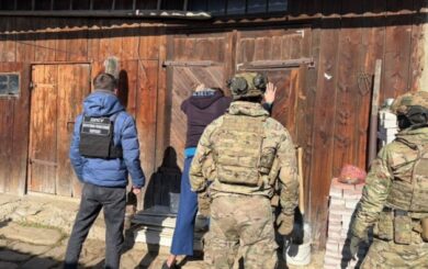 Схему бегства за границу за $18 тысяч разоблачили: в Киевской области задержали организатора