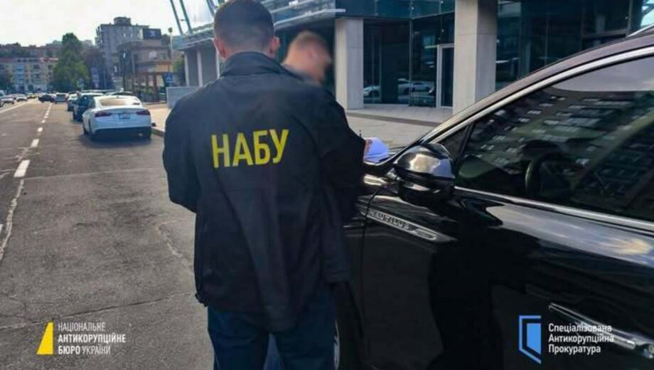 Схема со взяткой $1 млн за строительство дома для военных — задержан чиновник Минобороны
