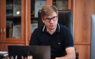 В день приема граждан – выходной: главу Полтавского облсовета Беленького застали в ресторане с кальяном