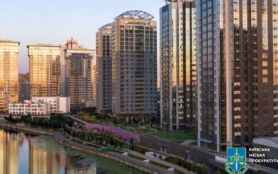 Забор ЖК RiverStone на Осокорках попытались возвести снова после демонтажа