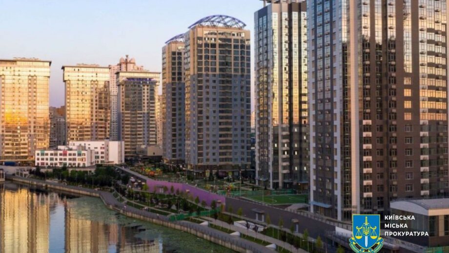 Забор ЖК RiverStone на Осокорках попытались возвести снова после демонтажа