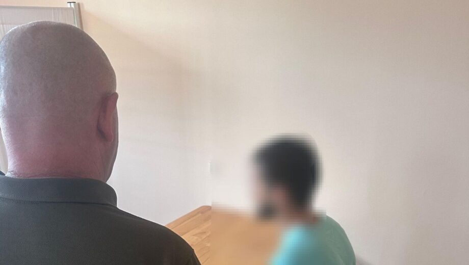 Львовянин пытался пересечь границу со Словакией с фальшивым паспортом и предлагал взятку