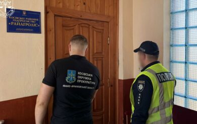 На Прикарпатті викрито масштабні незаконні рубки лісу — слідство триває