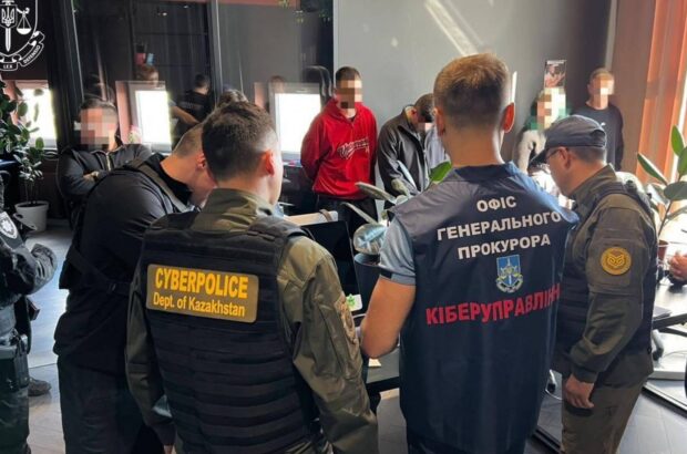 В Украине разоблачили мошеннический call-центр, который обманул тысячи иностранцев