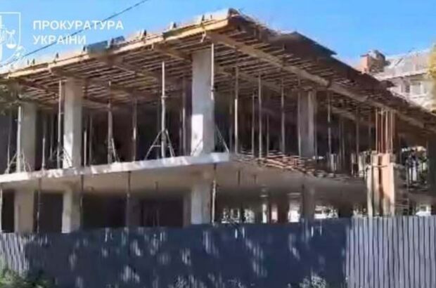 Незаконное строительство в Киеве: суд вернул землю общине
