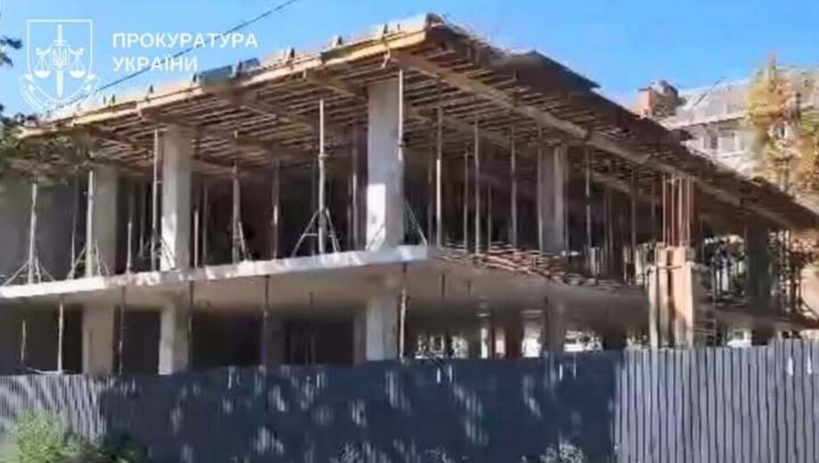 Незаконное строительство в Киеве: суд вернул землю общине