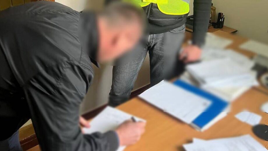 Поліція викрила схему завищення цін на автозапчастини для швидкої допомоги