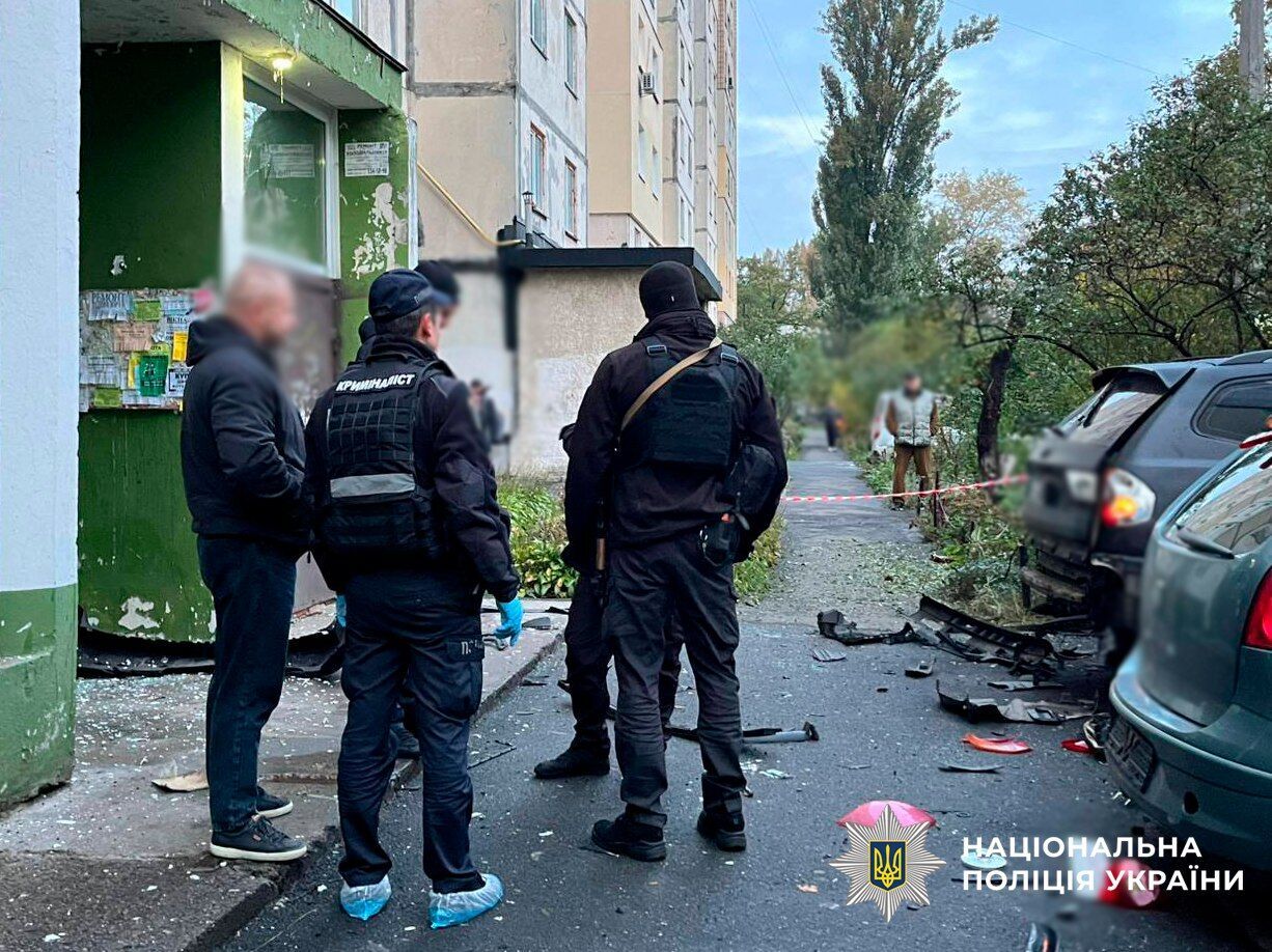 У Києві вибухнув автомобіль BMW X3: поліція та СБУ розслідують інцидент