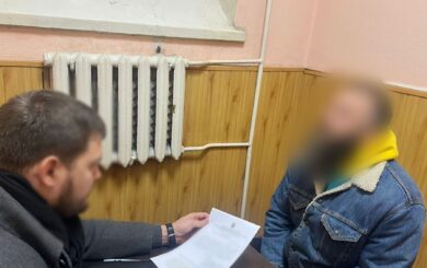 Скандал в СИЗО: бывший глава КРАИЛ ударил майора во время обыска