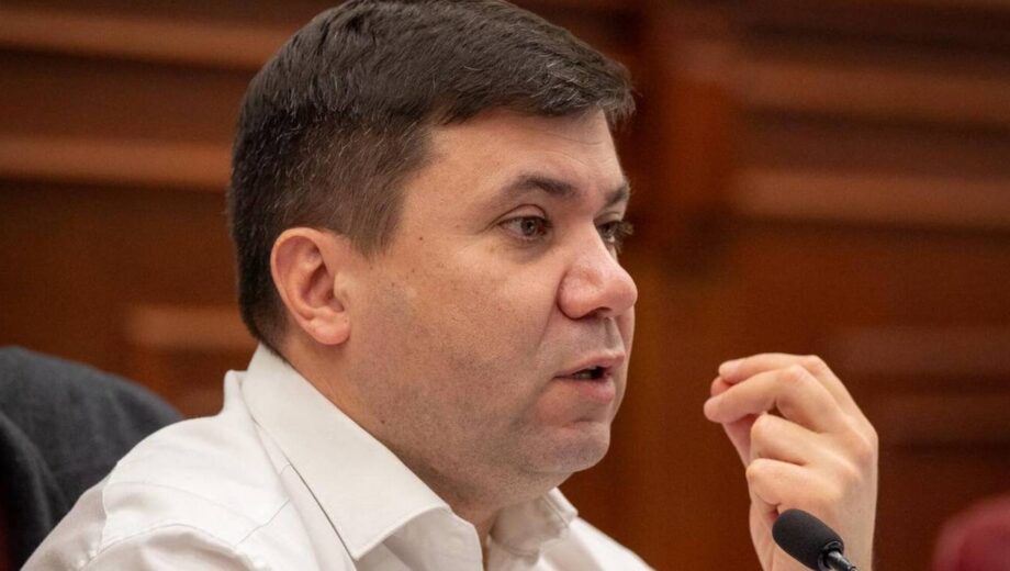 У машині депутата Вітренка виявили прослушку – він заявив про політичний тиск