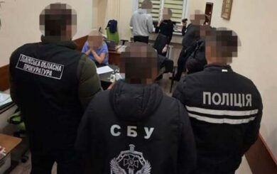 СБУ викрила масштабну корупційну схему у Львові: лікарка медкомісії ”продавала” групи інвалідності за 2 тис. доларів